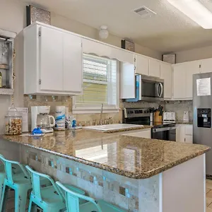 200 Yds To Private Gated Access- 3br-2ba- Quiet Location In The Heart Of Destin! Destin